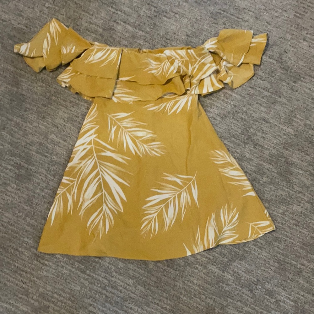 Lulus off the shoulder Xs dress
